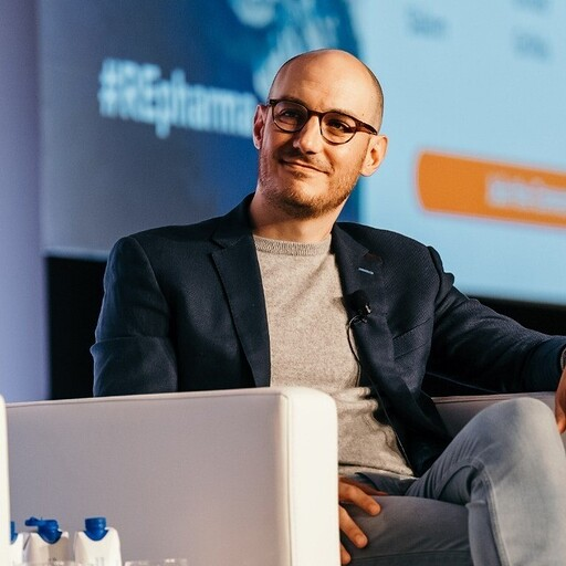 Salesforce lands 140 life sciences clients, pitches ‘headless’ AI to pharma
